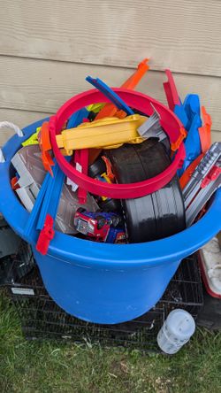 Huge Tub Of Hot Wheels Sets