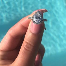 Wedding ring/engagement ring