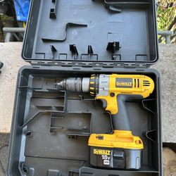 Heavy duty DeWalt drill with case - no charger. Trades welcome 