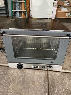 Cadco UNOX XA006 Commercial Countertop Convection Oven – 120V