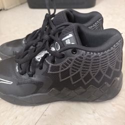 Lamelo Basketball shoes puma