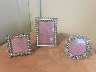 Ornate Round Silver Crystal Photo Frame