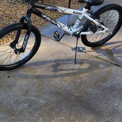 Boys 20" freestyle bike in excellent condition ready to ride