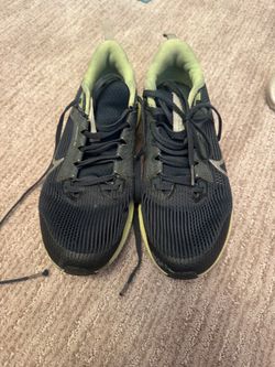 Nike Zoom Pegasus 40 GS Kids Running Sneaker Black/Green/Gray Mesh 4.5Y