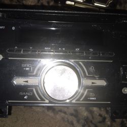 Pioneer(r) PIONEER FH-X520UI Double-DIN In-Dash CD Receiver 