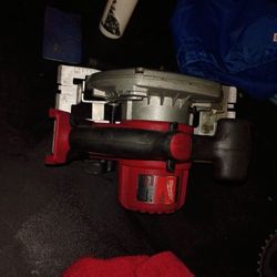 MILWAUKEE  BATTERY 18v Circular SAW 