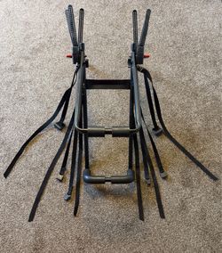 Graber Outback 3-Bike Carrier Trunk Rack in Excellent Condition   Shows some scuffing to paint consistent with use but was rarely used so is in overal