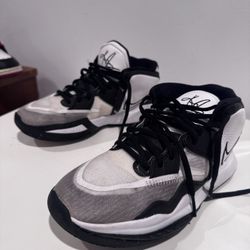 Youth Nike Kyrie