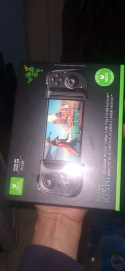 Razer Kishi Mobile Gaming Controller On The Go
