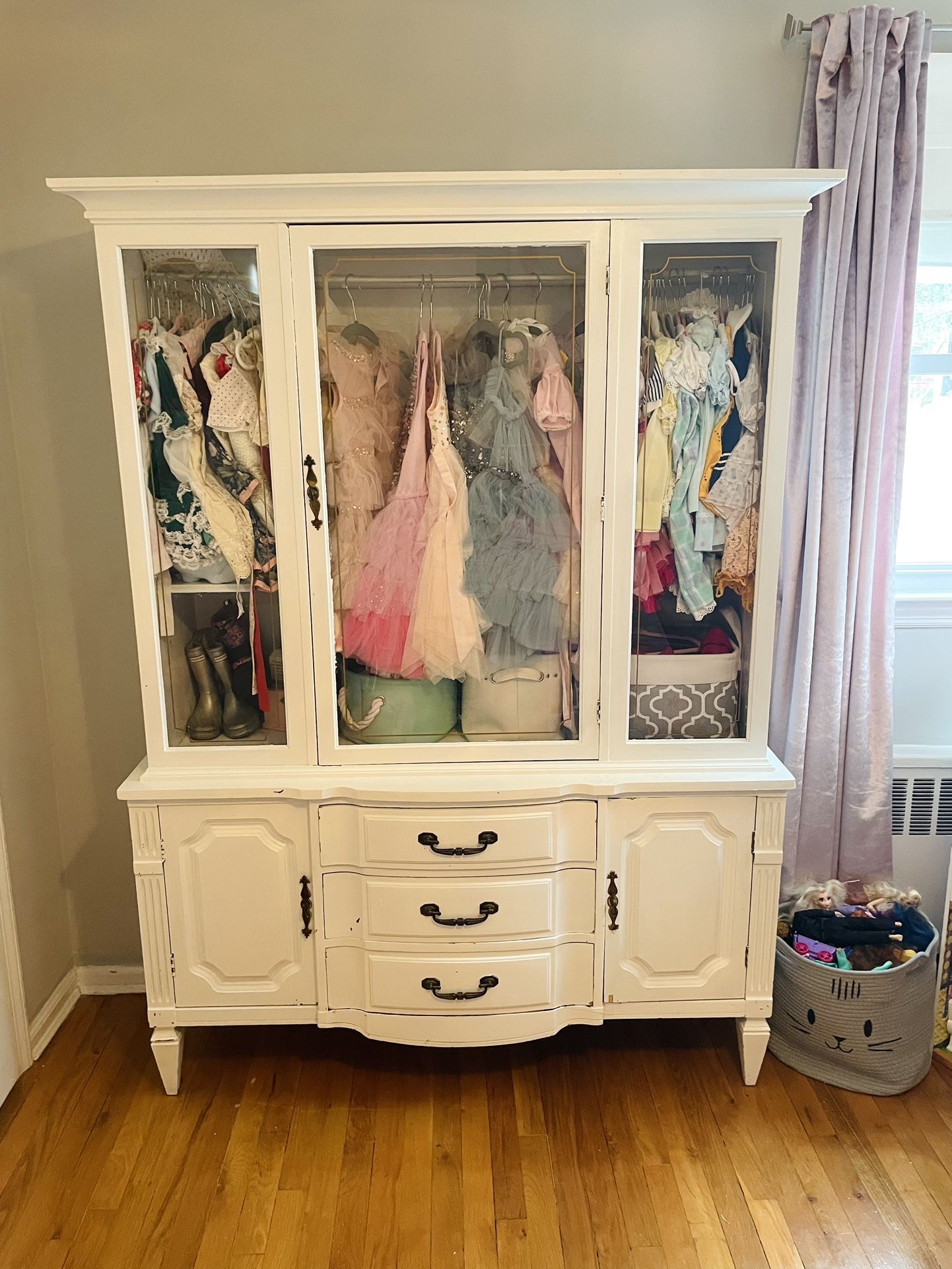 Vintage French Provincial Georgian Hutch Cabinet Bedroom Furniture Shabby Chic Dresser