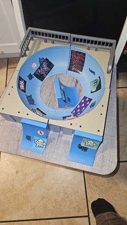 Tech Deck Fingerboard Skate Park Playset