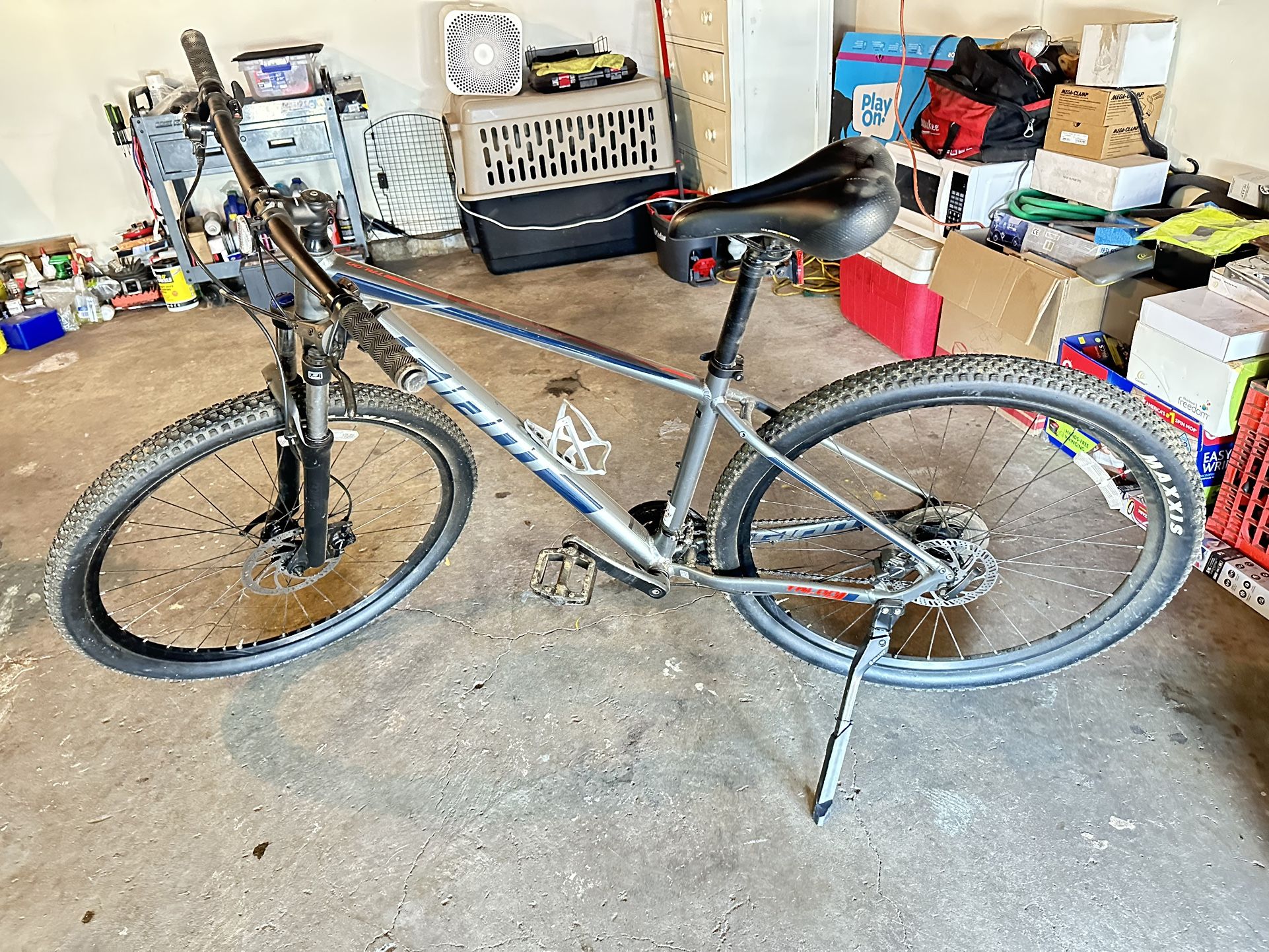 29” Giant Talon 3 (2022)