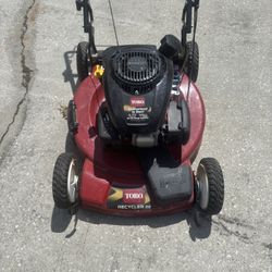 Like New Comes With Bag To Catch Grass