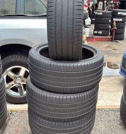 285 40 23 Pirelli Scorpion Zero Set of 4 Used in Excellent Condition