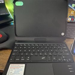 IPad Mini 6  256 GB. 2022 Edition W/ Type Keyboard Hardcover,  & Apple Pencil.  $700