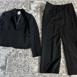 Women’s 2 Piece Suit Anne Klein Size 4