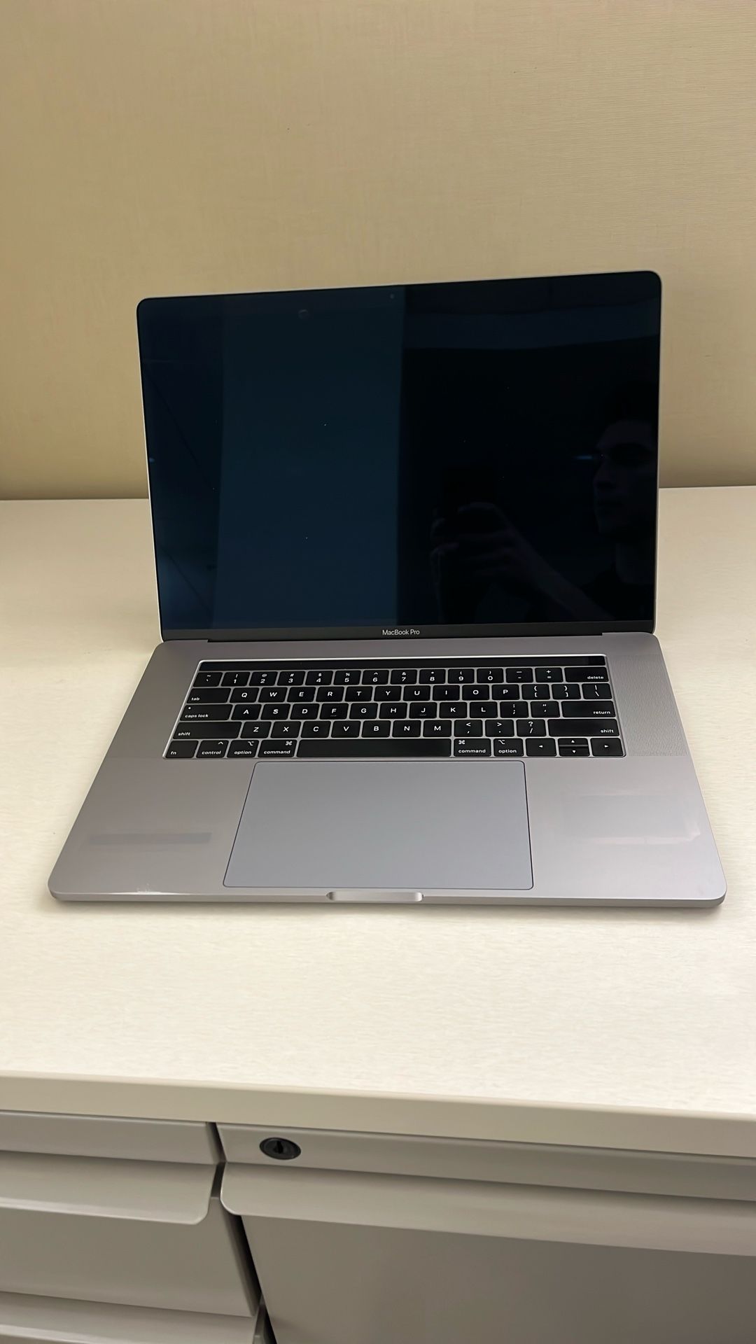 2019 MacBook Pro 15” (A1990, 1TB, i9) For Parts/Repair - Dead, Great Screen