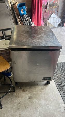 Single door worktop refrigerator