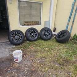 Chevy Silverado  6 Lug Nuts 18"