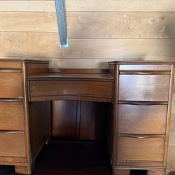 vintage American walnut mid-century modern vanity or dressing table