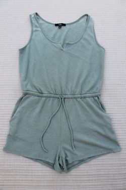 Lulus Sage Green Sleeveless Romper Size Small