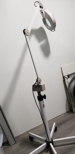 Esthetician Ligth With Magnifier Glass