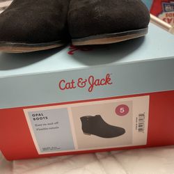 Botines  de niña    nuevos  $20dls