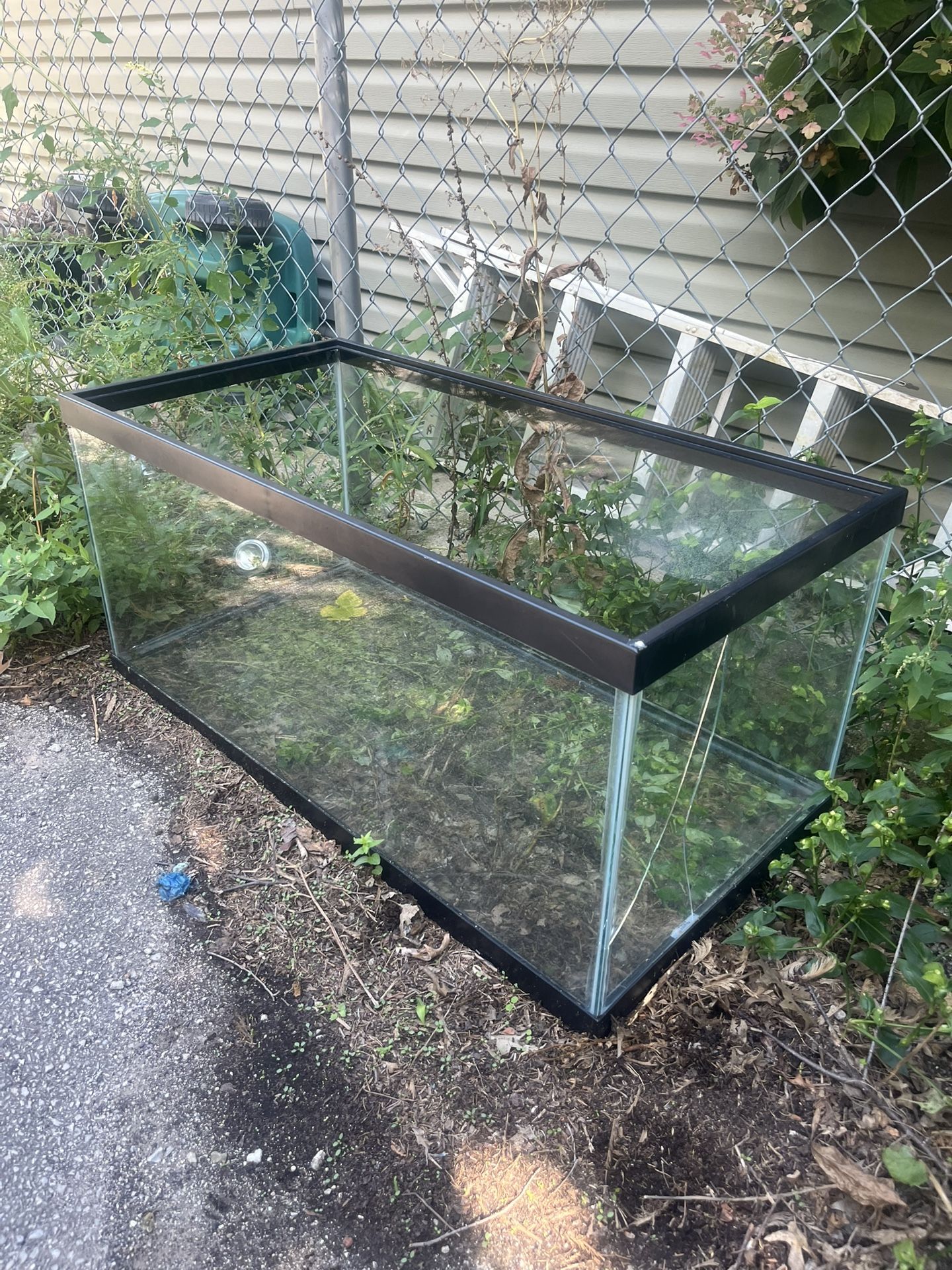 Perfect for Plants or Animal. Has Crack On The Side Will Not Hold Water. W18 X L32 X H18
