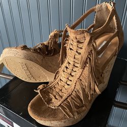 Not Rated - Honey Buns Wedge