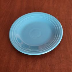 Vintage Fiesta ware Homer Laughlin Luncheon Plate Plate 9" Retired Blue. 
Perfect shape, no chips or cracks. Weight 1lb 5oz (plus shipping 
materials)