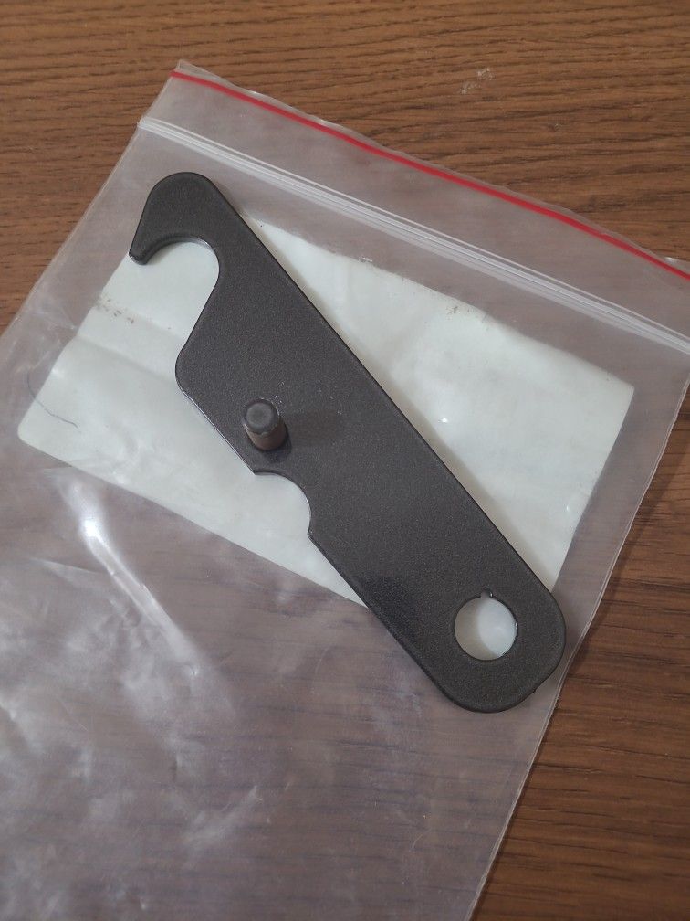 Braun 27013RW Rear Lift Tite Latch For 06 Braun Lifts