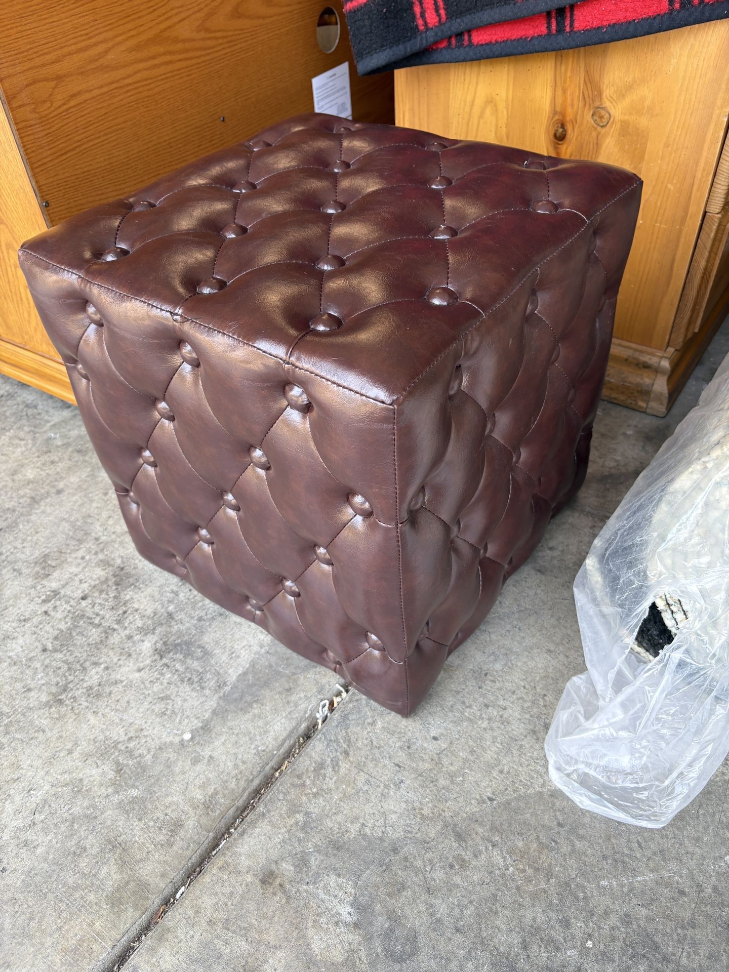 Ottoman / Seat