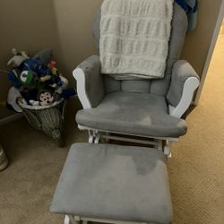 Nursery Glider Rocking Chair with Ottoman – Baby Feeding & Comfort Chair