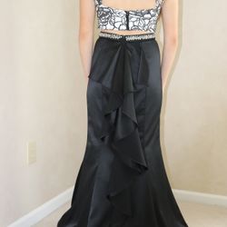 Prom Dress , Excellent Condition only worn once, Dry Cleaned Size 3-4