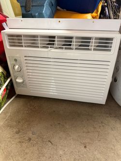 GE 5,000 BTU Window AC – Works & Blows Cold