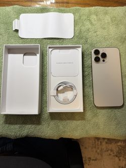 Apple IPhone 14 PROMAX unlocked in gold