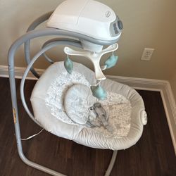 Graco Baby Swing – Plug-In & Battery Option – $40 OBO