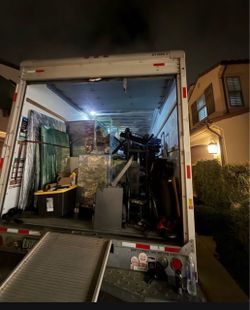 Boxes/ straps/ move