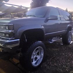 1996 Chevy TAHOE 