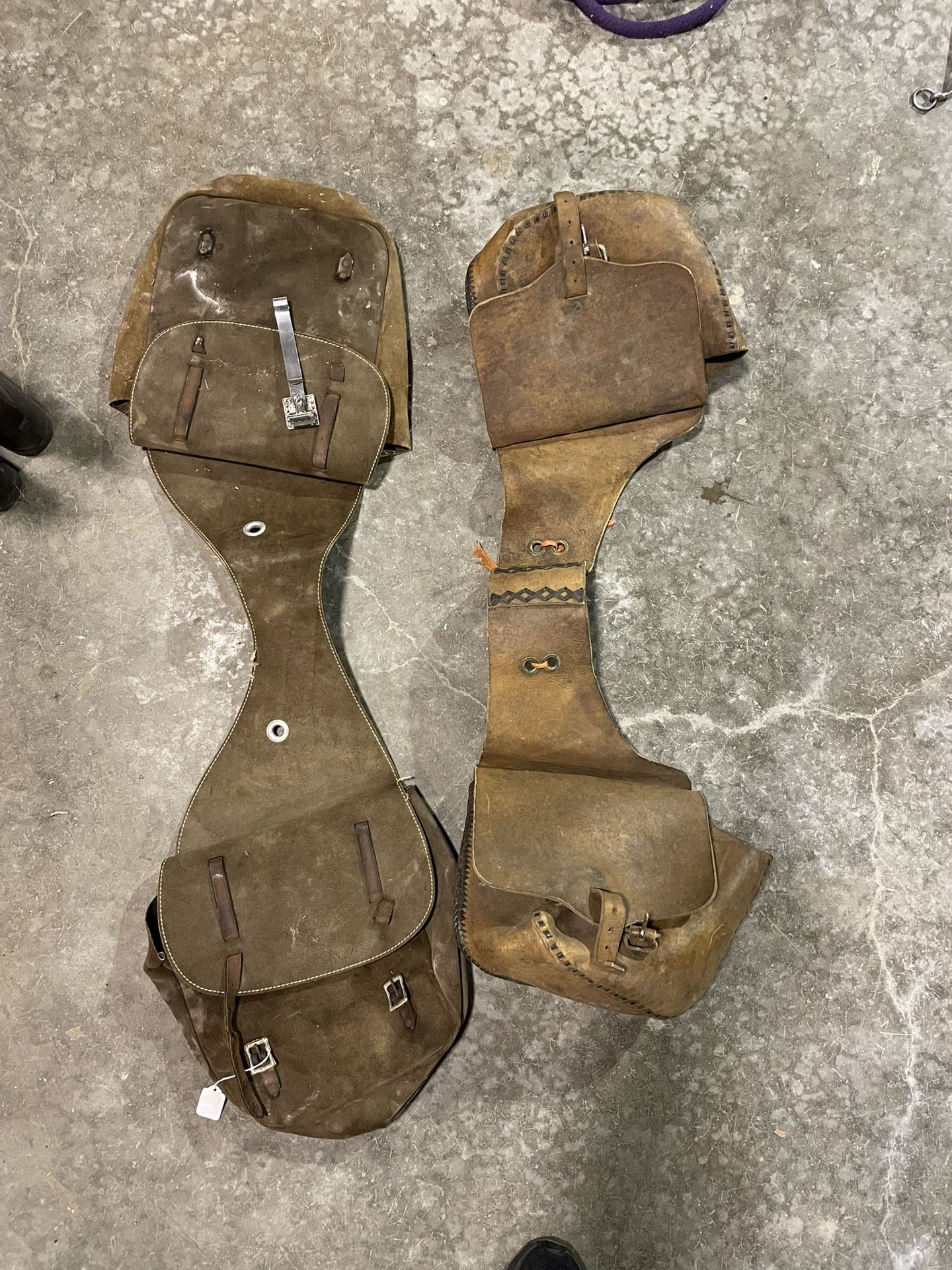 2 saddle bags