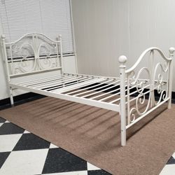 Twin size bed frame - can DELIVER almost anywhere for $20 extra - gently used and in very good condition 😍