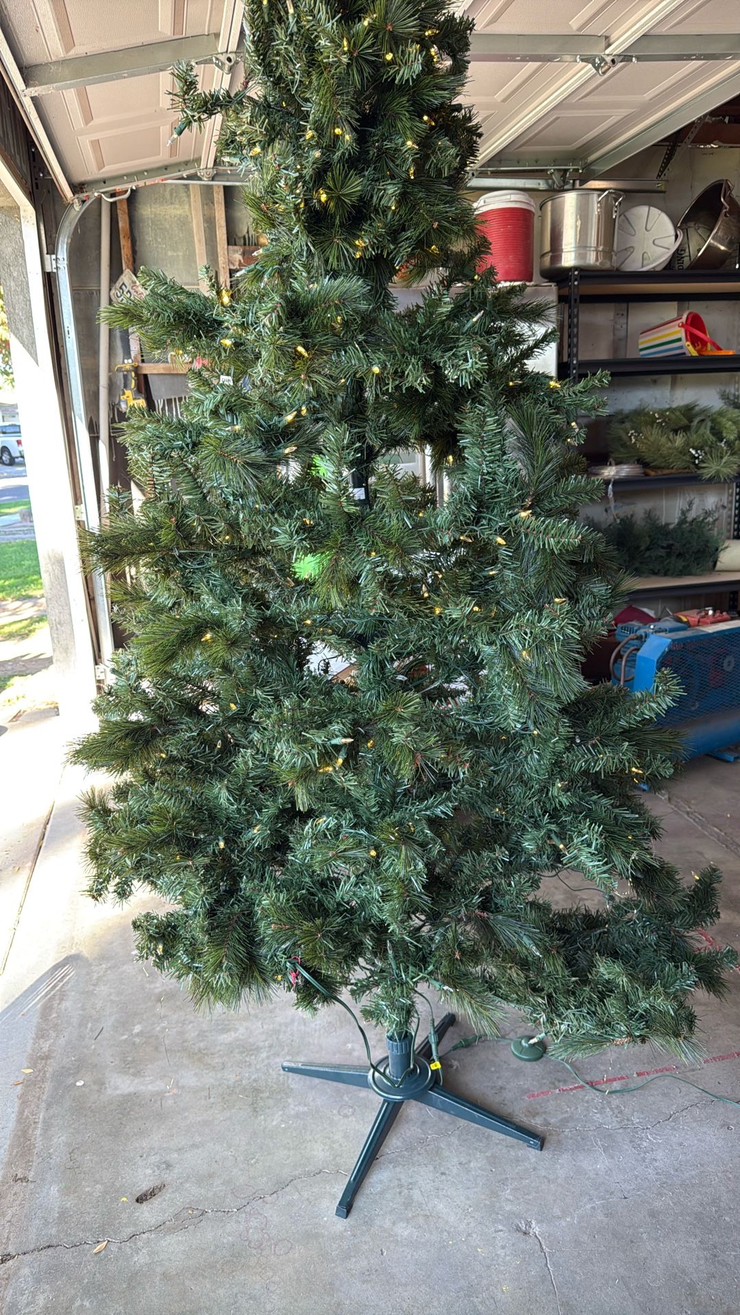 7.5 Wesley Long Needle Pine LED Pre-lit Tree