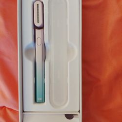  Red Light Therapy wand Solawave