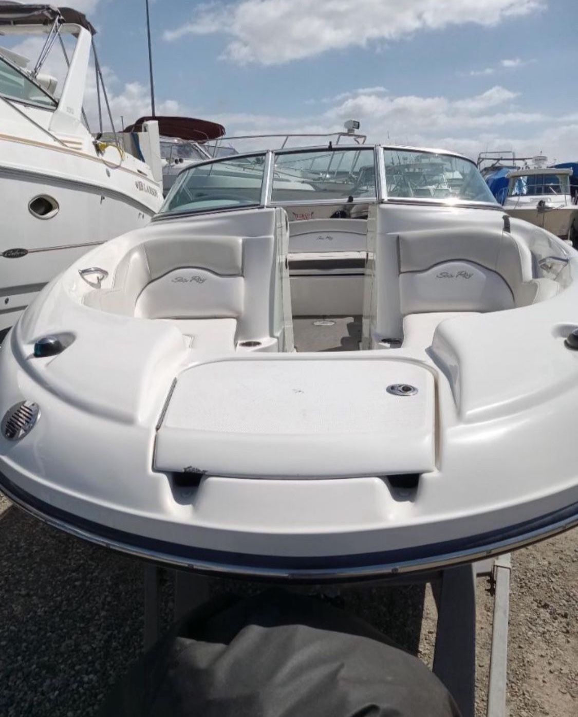 2012 20’ Sea ray SD 200 Sundeck