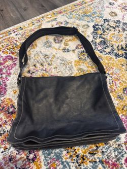 Levenger Men’s Messenger Satchel 