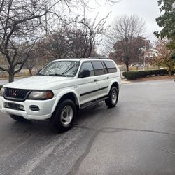 2002 Mitsubishi Montero Sport