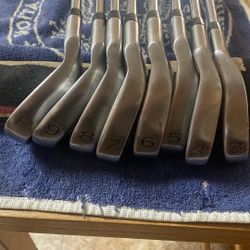 Arnold Palmer Golf Club Iron Set