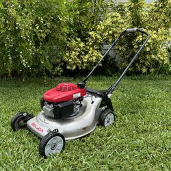  AVAILABLE WORKING CONDITION HONDA LAWNMOWER , REAR WHEELS DRIVE, ADJUSTABLE SPEED DRIVE,  SHARP DOUBLE BLADES, NEW OIL AND AIR FILTER. STARTS FROM FI