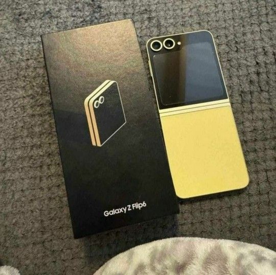 SAMSUNG GALAXY Z FLIP 6 256GB UNLOCKED.   FREE SMARTWACH/ HEADPHONES. PAY $1 TODAY  REST IN  PAYMENTS.  NO  CREDIT NEEDED FINANCING    