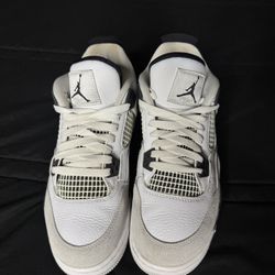 Jordan 4 Military Black 